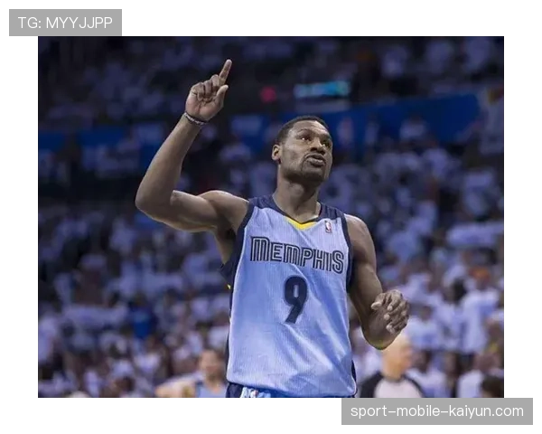 “场外：前NBA球员托尼·阿伦涉及的投资欺诈案开庭，涉案金额达数百万美元”